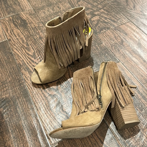 Carlos by Carlos Santana fringe open toe booties - Picture 2 of 6